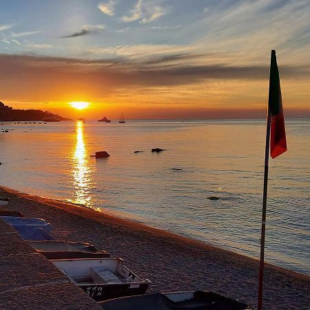 Sole Mare B&B Giardini Naxos Exterior foto