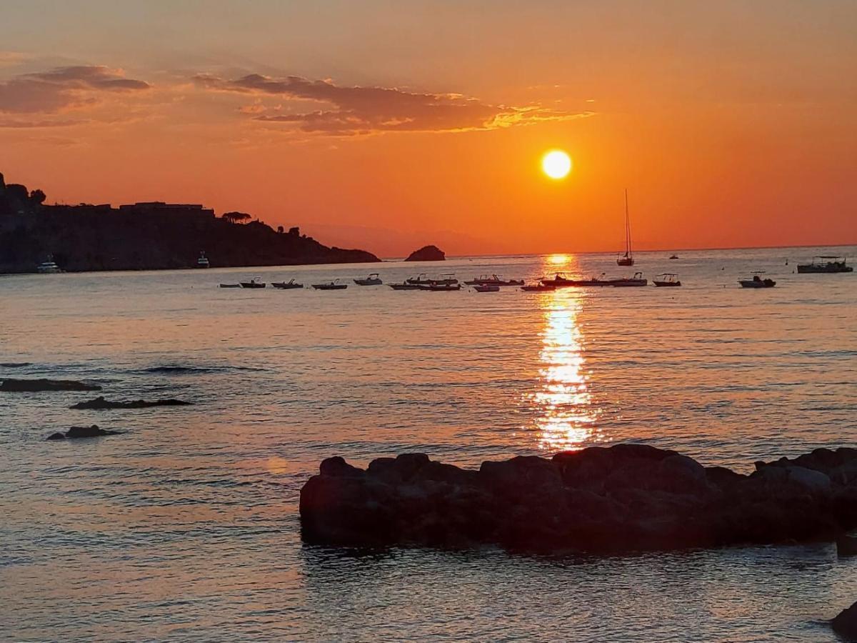Sole Mare B&B Giardini Naxos Exterior foto
